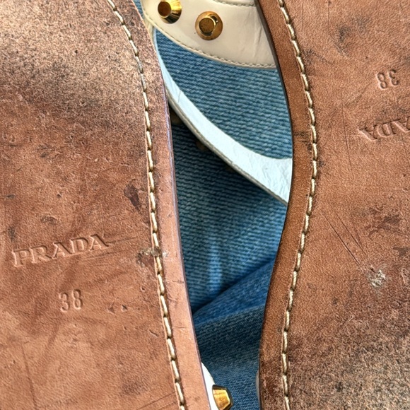 Prada - Picture 8 of 9